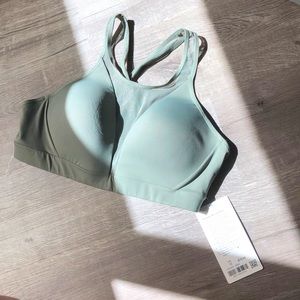 BNWT LULULEMON SPORTS BRA SIZE 12